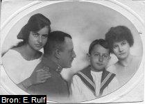 V.l.n.r.: Germaine Rulf (1904-1944), Manta Rutgers van der Loeff (1881-1971), René Rulf (1909-1982) en Frieda Mielziner (1877-1948).