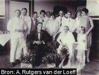 Huwelijksfoto van Abraham Rutgers van der Loeff (1901-1974) en Hermine Gertrude Edwards van Muijen (1904-1961)