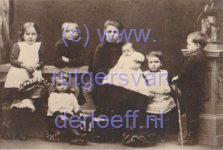 Kinderen van Romelia Rutgers van der Loeff (1854-1934) en Hubert Philippus de Kanter (1844-1906).