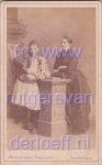 Ellegonda Duranda Rutgers van der Loeff (1850-1935) met dochter Johanna Maria Kalff (1874-1959).