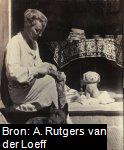 Margaretha Jacoba Vos (1878-1973) met "Tubbie" en de hond.